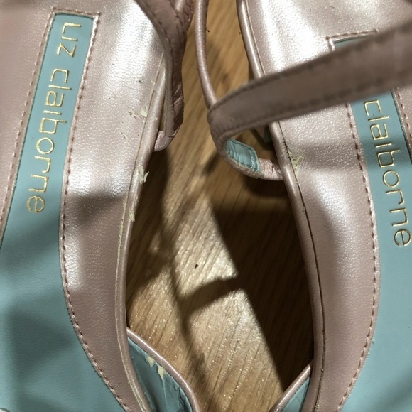 Liz Claiborne Women’s Zelma Rosa Luster Kidskin Sandals - Picture 7 of 9